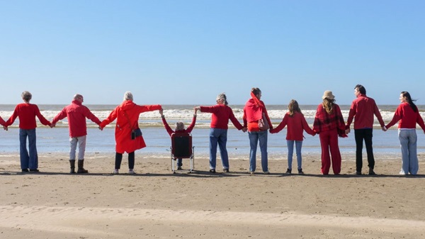 Urgenda’s human Climate Chain along the coast of the Netherlands       –      June 23 2024